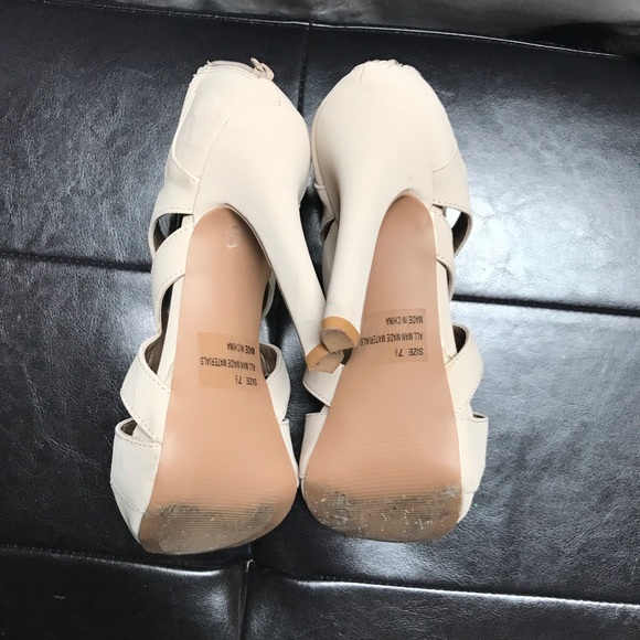 Strappy High Heels - Picture 3 of 3